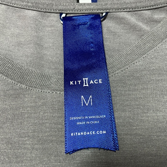 2 (TWO) KIT AND ACE Men’s Short Sleeve V-Neck Ultra Soft Tees 1 Blue, 1 Gray M - Picture 4 of 9